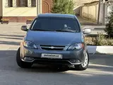 Мокрый асфальт Chevrolet Gentra 2015 года, КПП Механика, в Ташкент за 9 000 y.e. id5209433