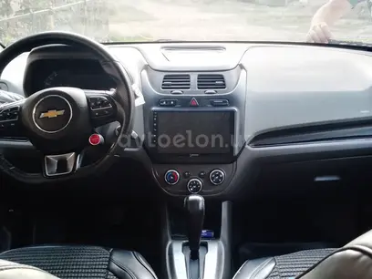 Белый Chevrolet Cobalt, 4 позиция 2015 года, КПП Автомат, в Денау за ~9 887 y.e. id5166885