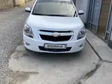 Белый Chevrolet Cobalt, 4 позиция 2021 года, КПП Автомат, в Ташкент за 10 800 y.e. id5208774, Фото №1