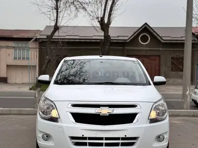 Белый Chevrolet Cobalt, 4 позиция 2020 года, КПП Автомат, в Ташкент за 11 400 y.e. id4992588