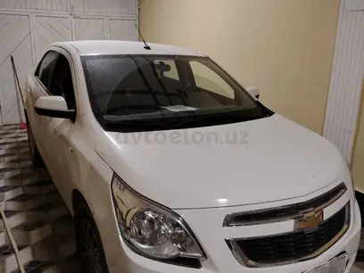 Oq Chevrolet Cobalt, 4 pozitsiya 2014 yil, КПП Avtomat, shahar Qarshi uchun ~9 932 у.е. id5073150