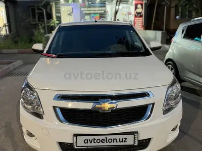 Белый Chevrolet Cobalt, 4 позиция 2023 года, КПП Автомат, в Ташкент за 11 800 y.e. id5193786