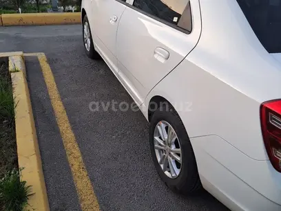 Белый Chevrolet Cobalt, 4 позиция 2019 года, КПП Автомат, в Ташкент за 10 200 y.e. id5207260