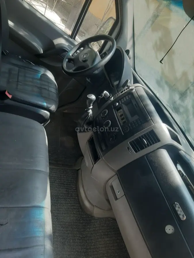 Mercedes-Benz Sprinter — 10