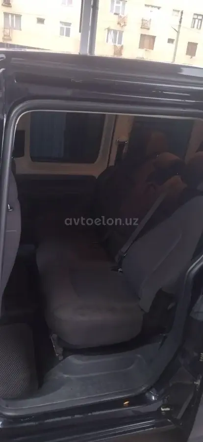 Volkswagen Caddy — 5