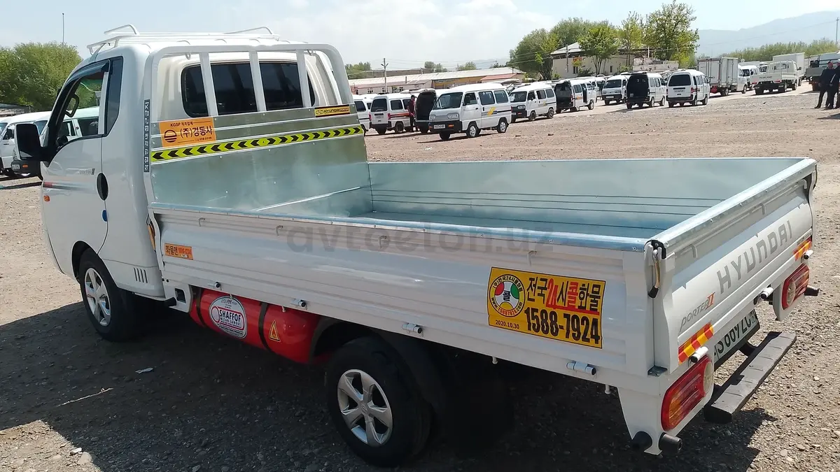 Hyundai Porter — 4