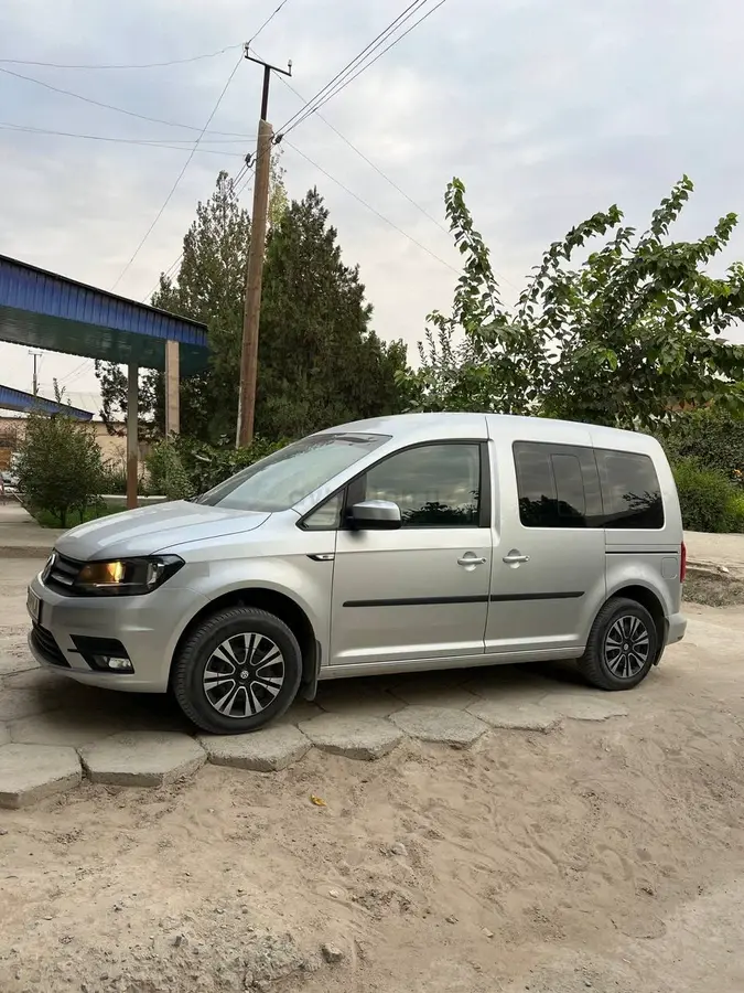 Volkswagen Caddy — 3