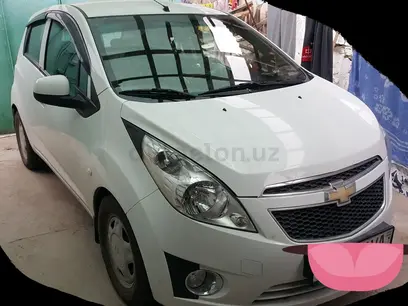 Белый Chevrolet Spark, 2 евро позиция 2015 года, КПП Автомат, в Ташкент за 7 800 y.e. id4962062