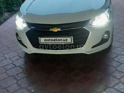 Белый Chevrolet Onix 2023 года, КПП Механика, в Самарканд за 13 500 y.e. id5196383