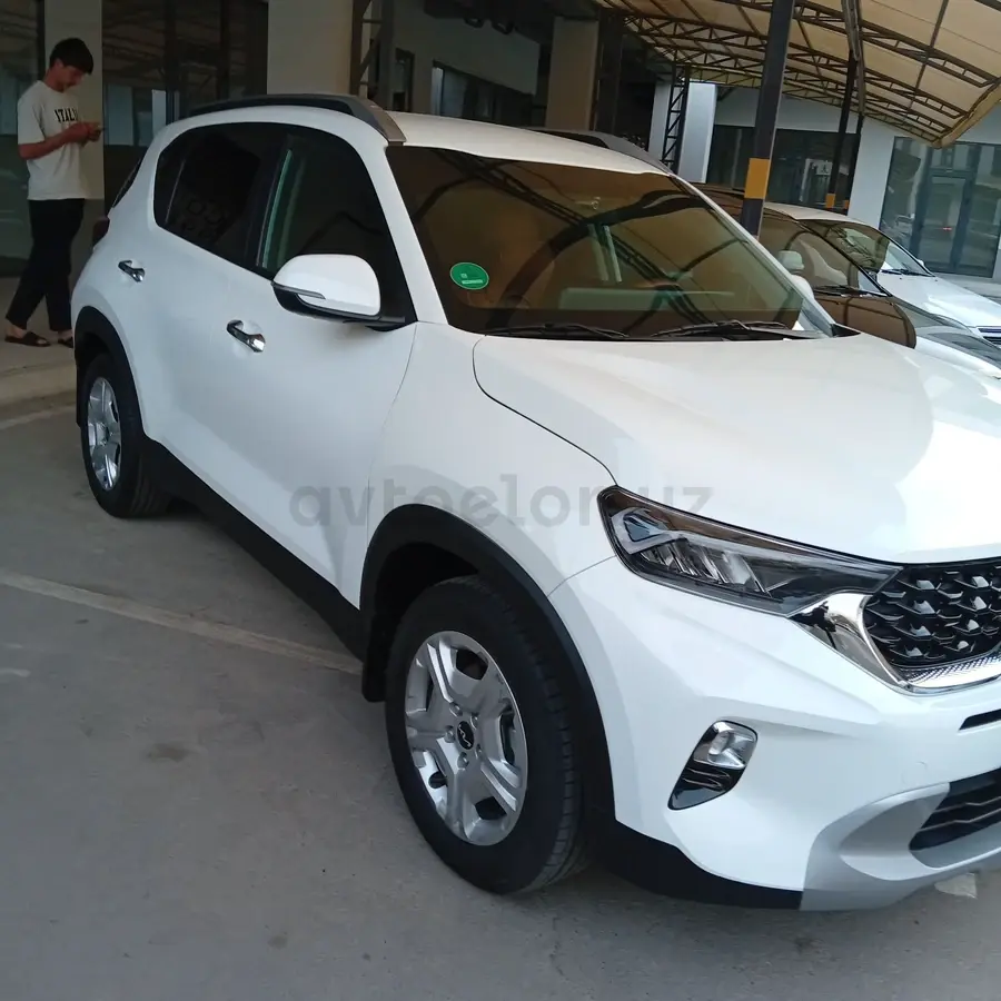 Kia Sonet — 4