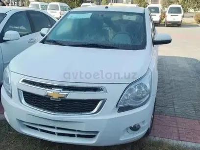 Белый Chevrolet Cobalt, 4 позиция 2024 года, КПП Автомат, в Наманган за ~13 301 y.e. id5204189