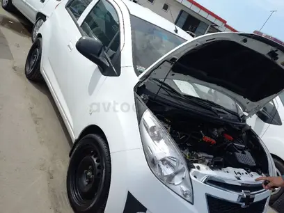 Белый Chevrolet Spark, 2 позиция 2015 года, КПП Механика, в Ташкент за 6 500 y.e. id4979989