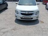 Белый Chevrolet Cobalt, 2 позиция 2013 года, КПП Механика, в Фергана за 7 500 y.e. id5200987