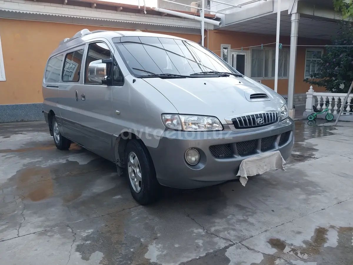 Hyundai Starex 2001 — 2
