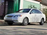 Белый Chevrolet Gentra, 1 позиция Газ-бензин 2015 года, КПП Механика, в Фергана за 9 700 y.e. id5222988