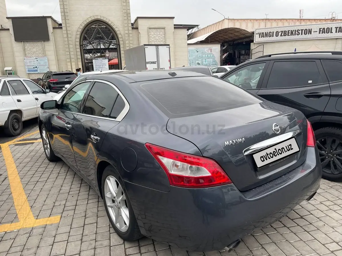 Nissan Maxima — 3