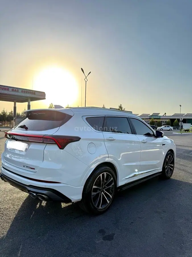 Jetour X70 Plus — 3