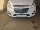 Белый Chevrolet Spark, 3 позиция 2020 года, КПП Механика, в Чирчик за 7 800 y.e. id6436417, Фото №1
