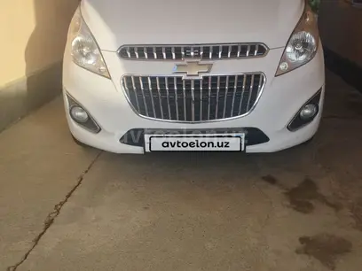 Белый Chevrolet Spark, 3 позиция 2020 года, КПП Механика, в Чирчик за 7 800 y.e. id6436417