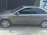 Мокрый асфальт Chevrolet Gentra, 3 позиция 2016 года, КПП Автомат, в Фергана за 8 200 y.e. id6441881, Фото №1