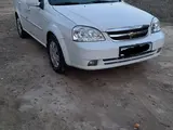 Белый Chevrolet Lacetti, 1 позиция 2012 года, КПП Механика, в Джизак за ~6 311 y.e. id6425515, Фото №1