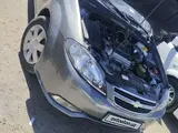 Мокрый асфальт Chevrolet Gentra, 2 позиция 2015 года, КПП Механика, в Карши за 9 000 y.e. id5234097, Фото №1