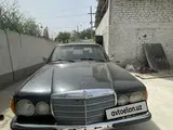 Черный Mercedes-Benz E 200 1982 года, КПП Механика, в Карши за ~2 367 y.e. id6335171, Фото №1