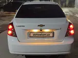 Белый Chevrolet Gentra, 3 позиция 2020 года, КПП Автомат, в Ургенч за ~11 276 y.e. id6756174, Фото №1