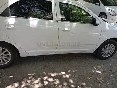 Белый Chevrolet Cobalt, 4 позиция 2020 года, КПП Автомат, в Бухара за 11 000 y.e. id5220895