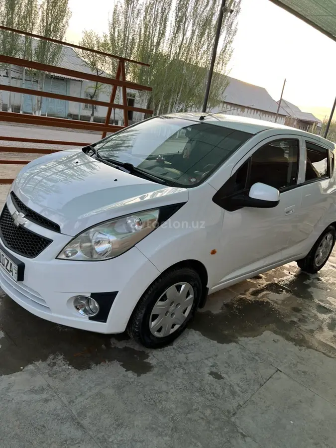 Chevrolet Spark 2011 — 2