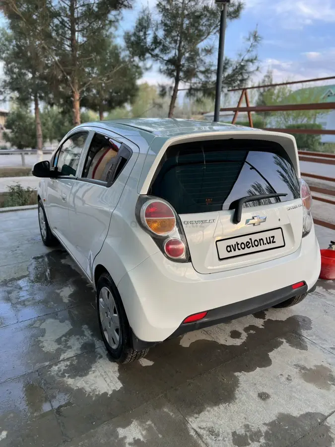 Chevrolet Spark 2011 — 3