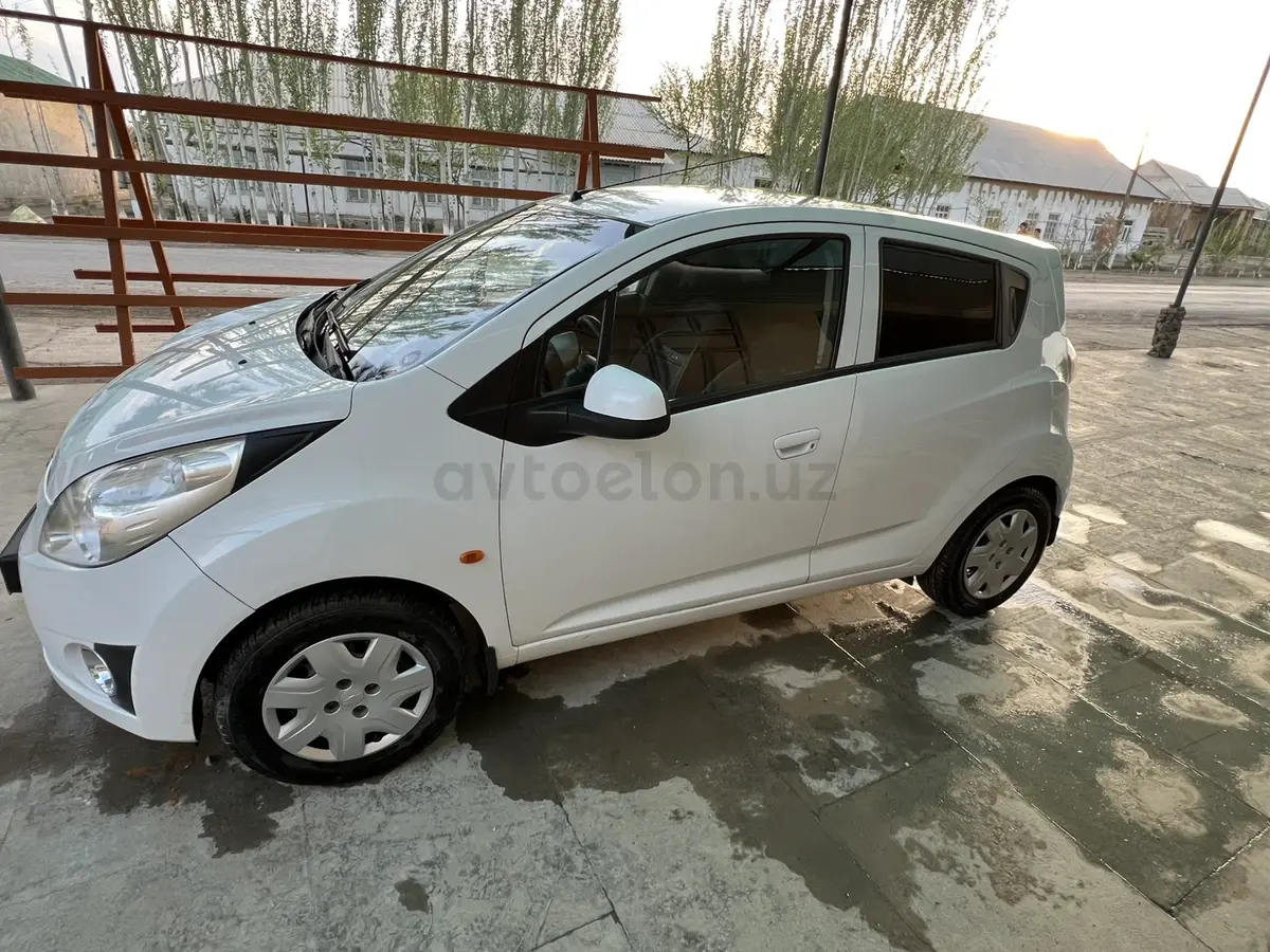 Chevrolet Spark 2011 — 4