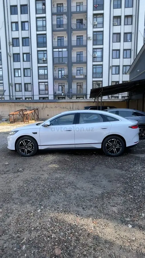 BYD Qin L — 5