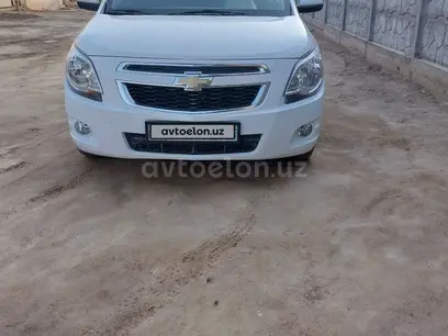 Белый Chevrolet Cobalt, 3 позиция 2014 года, КПП Механика, в Карши за ~8 761 y.e. id5208039