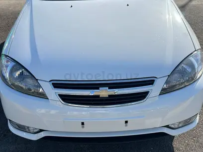Белый Chevrolet Gentra, 3 позиция 2024 года, КПП Механика, в Денау за ~11 329 y.e. id4674730