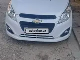 Oq Chevrolet Spark, 2 pozitsiya 2020 yil, КПП Mexanika, shahar Navoiy uchun ~7 323 у.е. id6409559, Fotosurat №1
