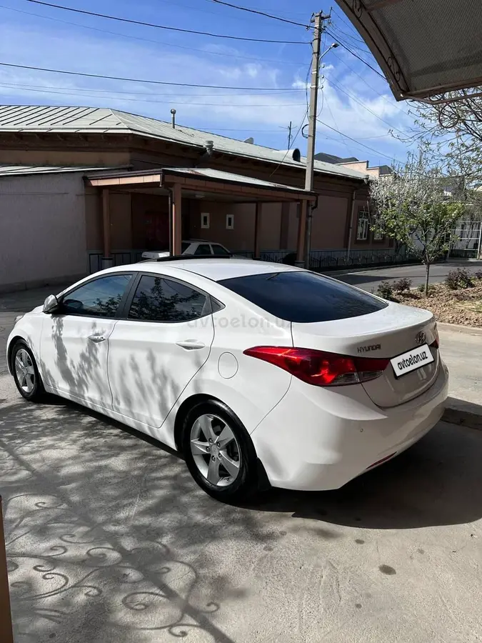 Hyundai Elantra 2013 — 3