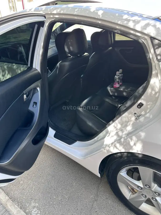 Hyundai Elantra 2013 — 6