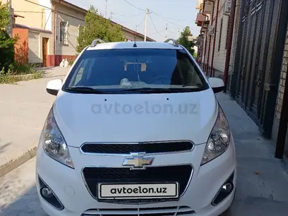 Белый Chevrolet Spark, 4 позиция 2017 года, КПП Автомат, в Ташкент за 8 400 y.e. id5160671