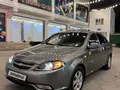 Мокрый асфальт Chevrolet Gentra, 3 позиция 2015 года, КПП Автомат, в Джизак за 8 900 y.e. id6656688