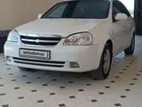 Белый Chevrolet Lacetti, 1 позиция Газ-бензин 2010 года, КПП Механика, в Самарканд за 6 300 y.e. id5235370, Фото №1