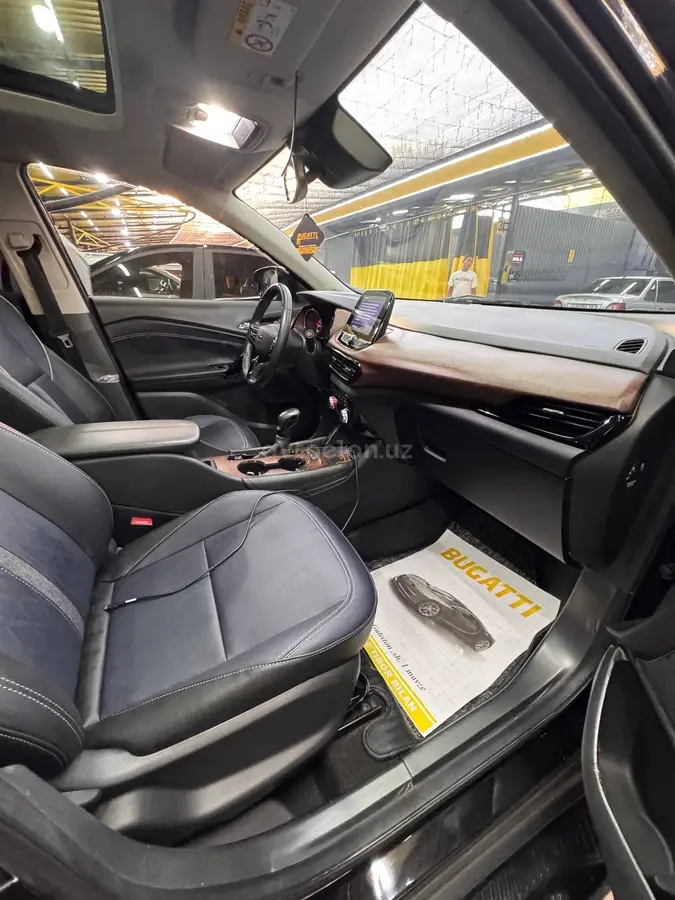 Chevrolet Tracker 2 2023