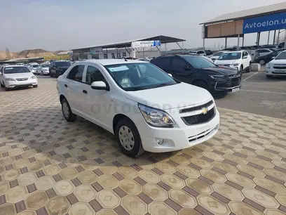 Белый Chevrolet Cobalt, 2 позиция 2024 года, КПП Механика, в Наманган за 13 300 y.e. id5000589