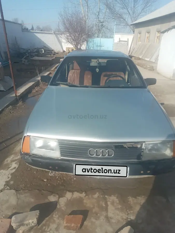 Audi 100