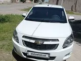 Белый Chevrolet Cobalt, 4 позиция 2022 года, КПП Автомат, в Яккабаг за 12 500 y.e. id5228035, Фото №1