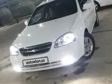 Белый Chevrolet Lacetti, 3 позиция 2013 года, КПП Автомат, в Самарканд за 7 700 y.e. id6761041, Фото №1