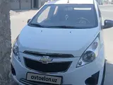 Белый Chevrolet Spark, 1 позиция 2016 года, КПП Механика, в Фергана за 5 600 y.e. id6436190, Фото №1