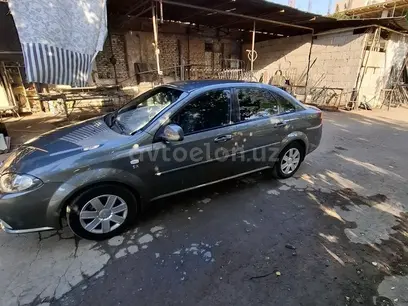 Мокрый асфальт Chevrolet Gentra, 2 позиция 2016 года, КПП Автомат, в Ташкент за 9 700 y.e. id5219173