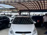 Oq Chevrolet Spark, 2 pozitsiya 2020 yil, КПП Mexanika, shahar Qo'qon uchun 7 300 у.е. id6443739, Fotosurat №1