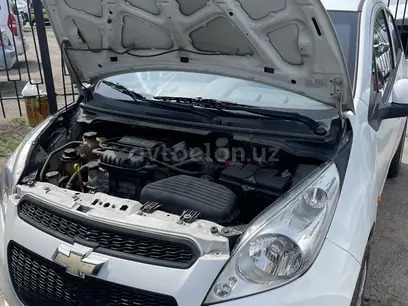 Белый Chevrolet Spark, 3 позиция 2011 года, КПП Механика, в Ташкент за 5 000 y.e. id4956358